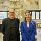 Prof. Hans Nauwynck en doctoraatsstudente Luna Vanden Buys