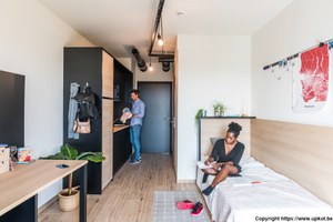 Studio - kitchenette & bed