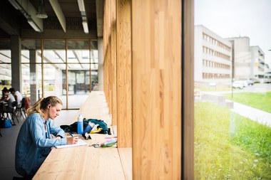 Studente in verbruikszaal Merelbeke