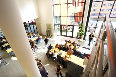 Resto Dunant zicht vanop mezzanine